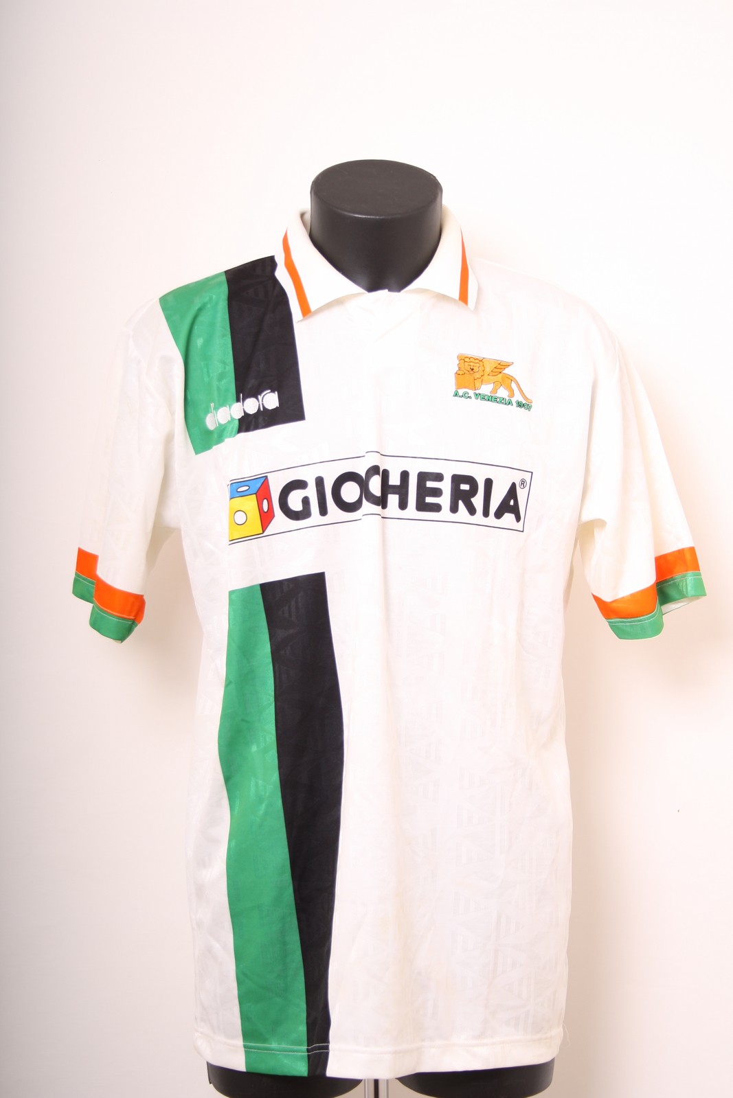 AC Venezia 1992-93 Away Kit