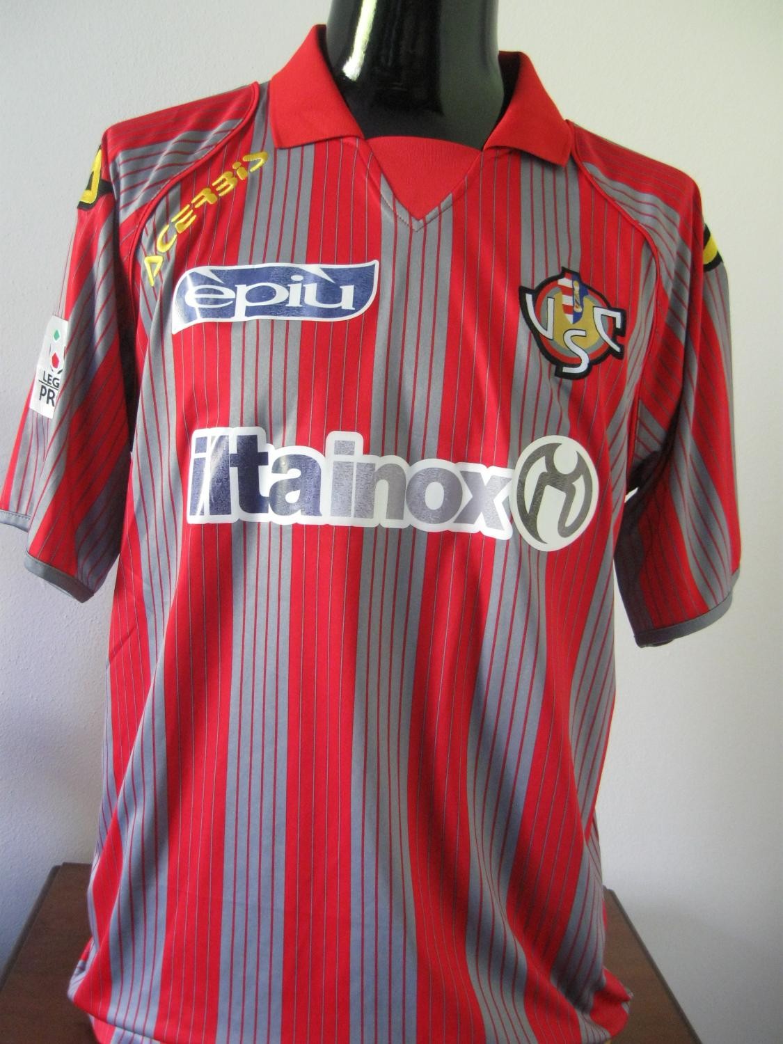 US Cremonese 2011-12 Home Kit