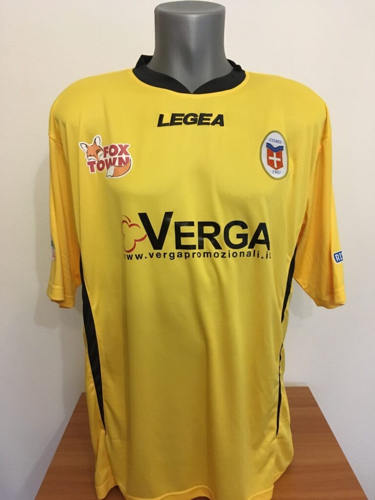 Como 1907 2015-16 GK Home Kit