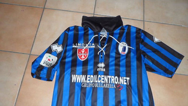 Pisa 2010-11 Home Kit