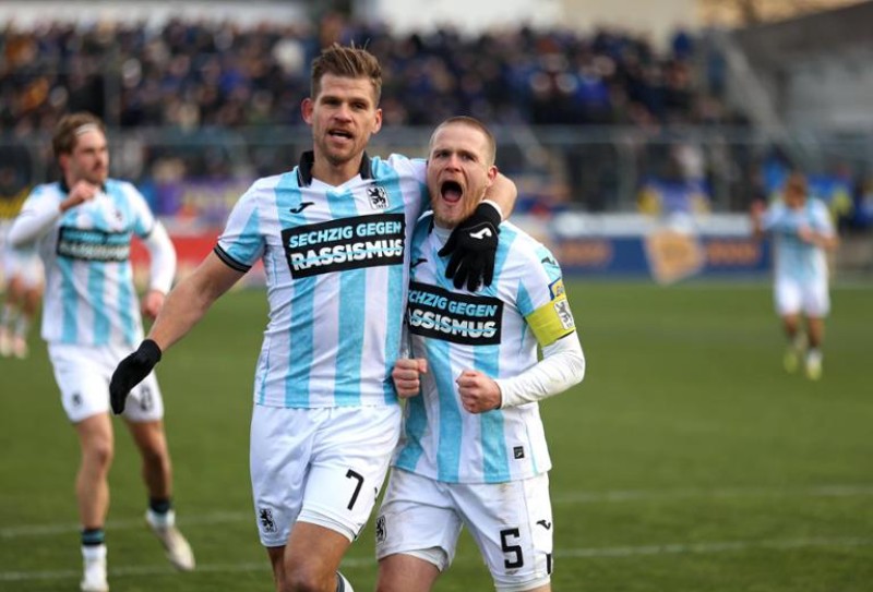 TSV 1860 München 2025-26 Home V2 Kit