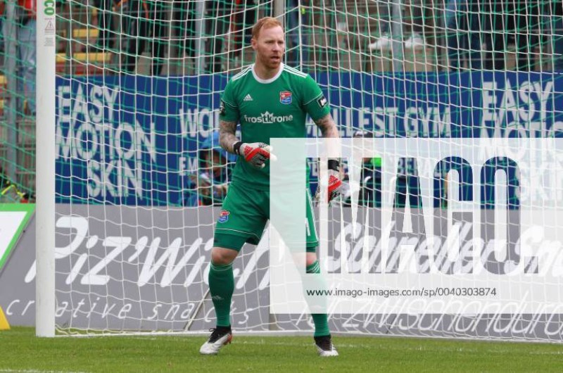 SpVgg Unterhaching 2018-19 GK 1 Kit