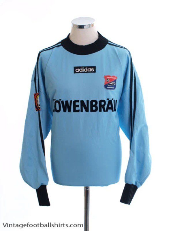 SpVgg Unterhaching 1996-97 GK 1 Kit