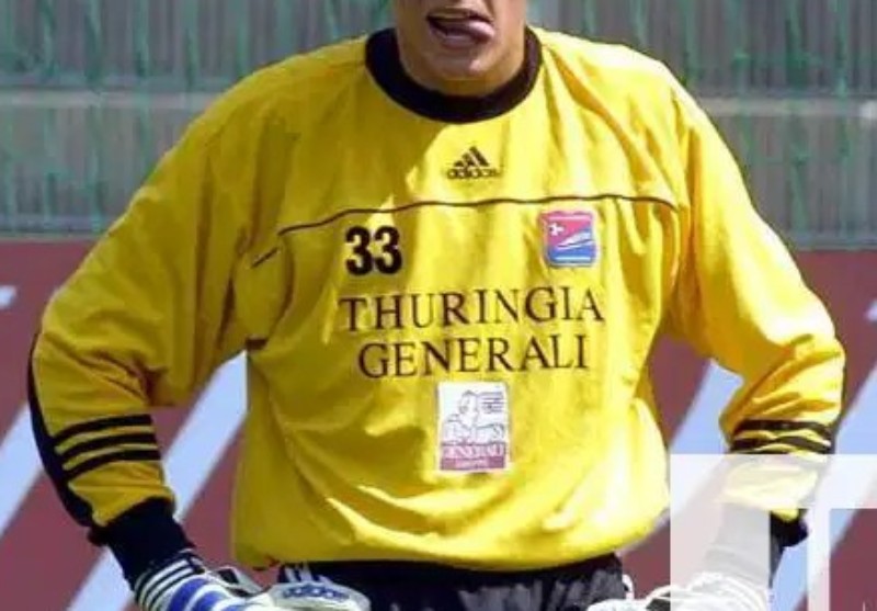 SpVgg Unterhaching 2002-03 GK 1 Kit