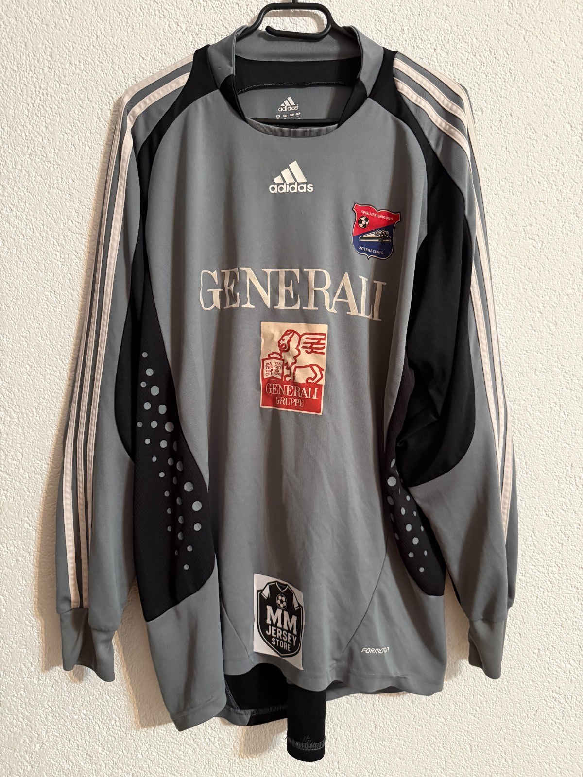 SpVgg Unterhaching 2008-09 GK 1 Kit