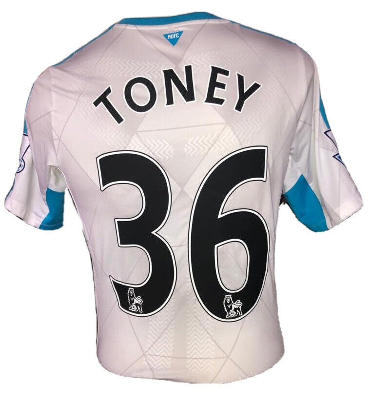 Newcastle United 2015-16 Away V2 Kit