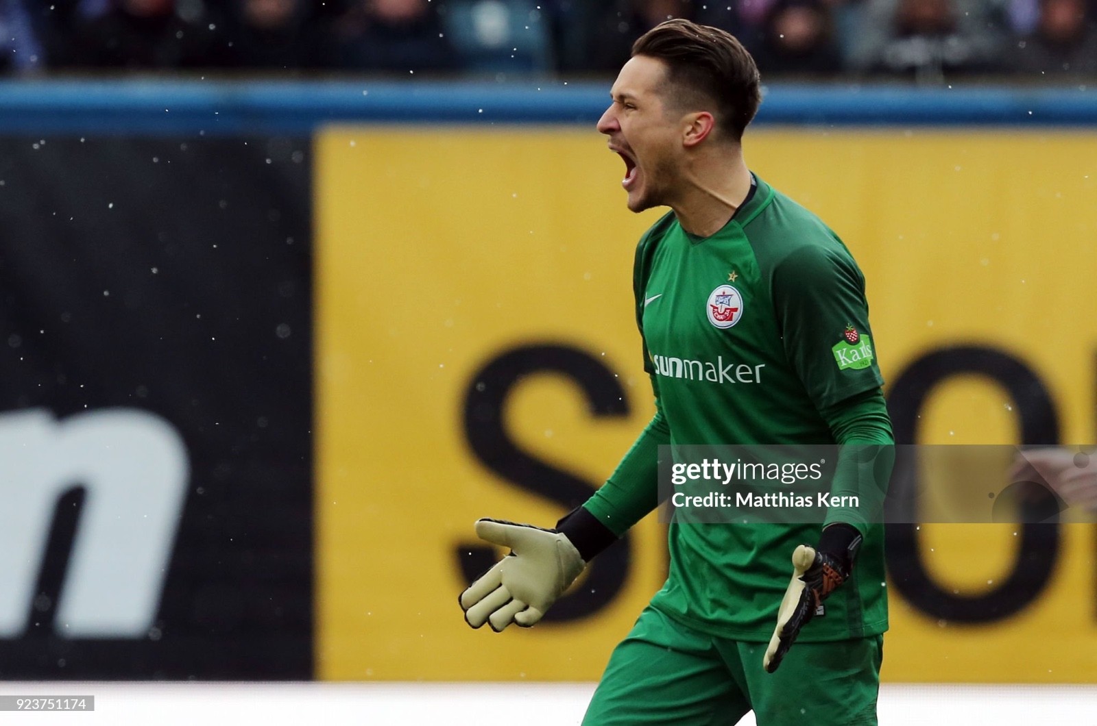 Hansa Rostock 2017-18 GK 2 Kit