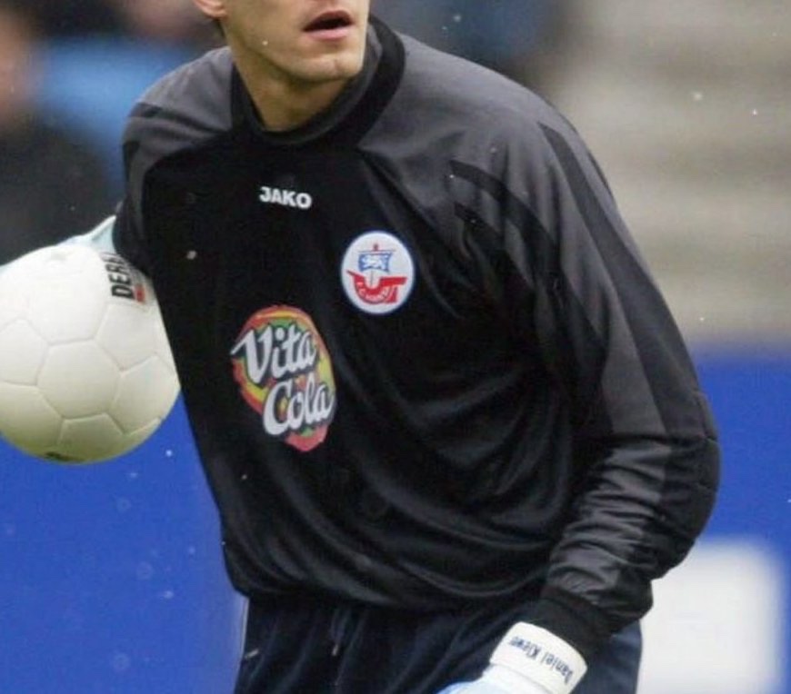 Hansa Rostock 2003-04 GK 1 Kit