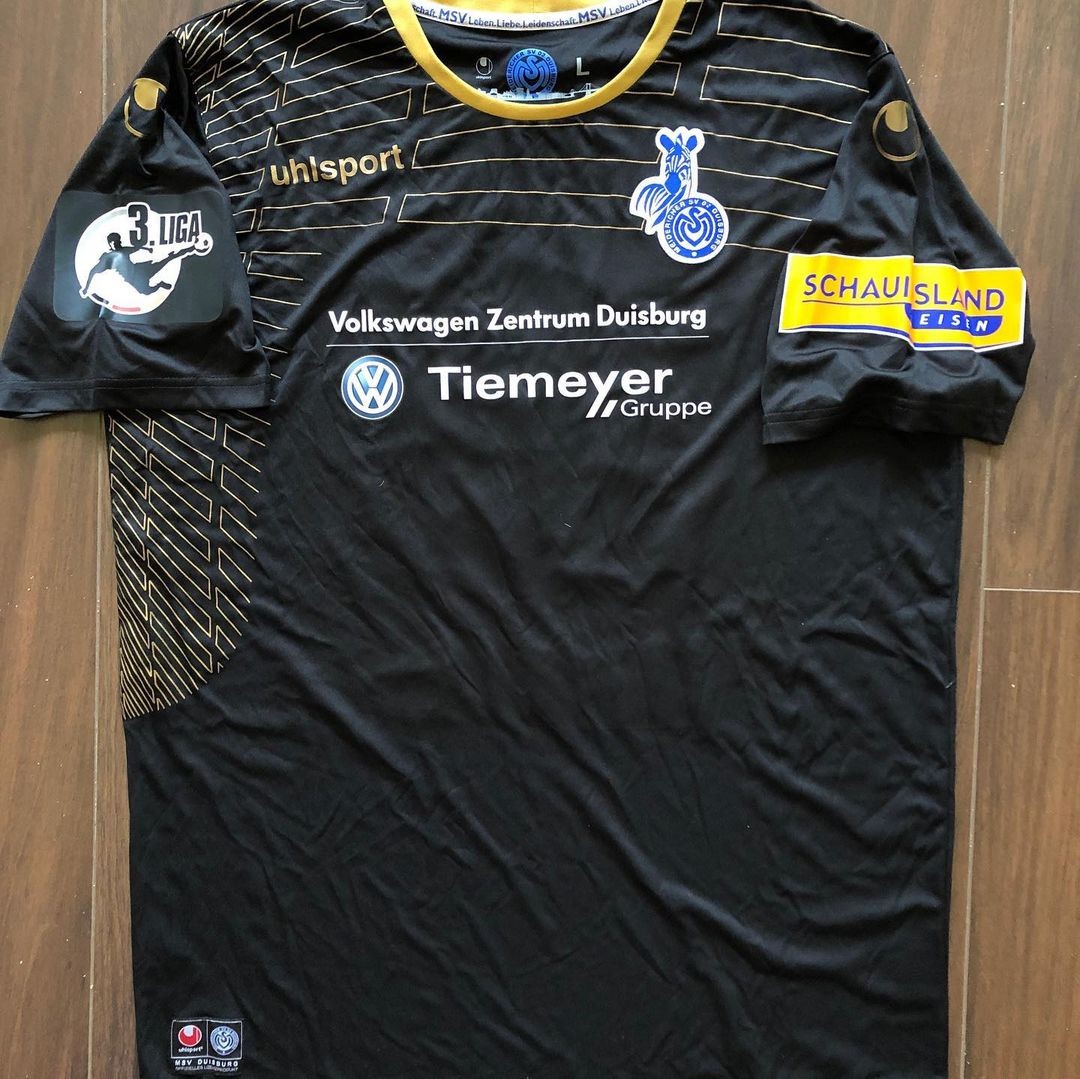 MSV Duisburg 2014-15 Away V2 Kit