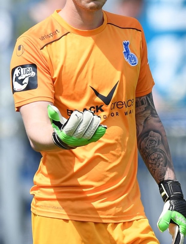 MSV Duisburg 2016-17 GK 2 Kit