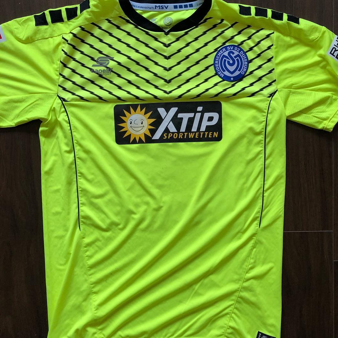 MSV Duisburg 2017-18 GK 1 Kit
