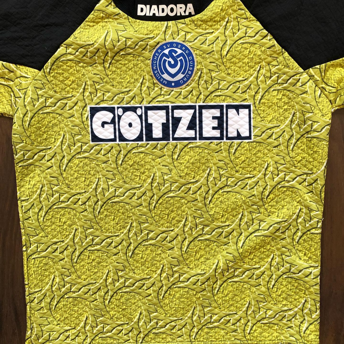 MSV Duisburg 1995-96 GK 1 Kit