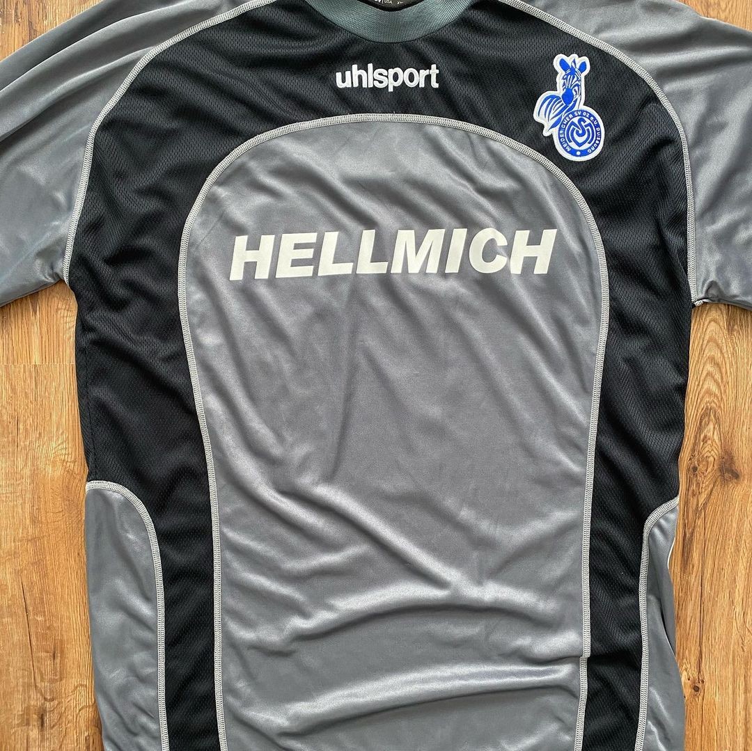 MSV Duisburg 2002-03 Away Kit