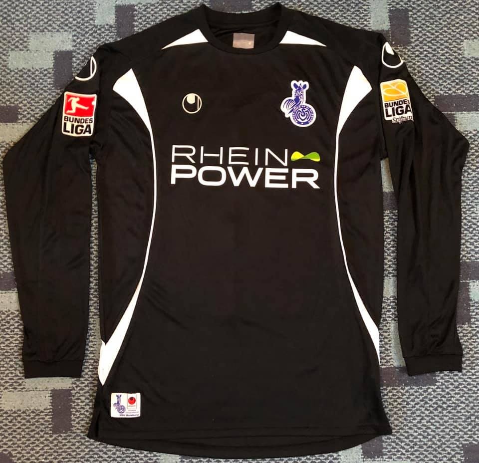 MSV Duisburg 2009-10 Away Kit