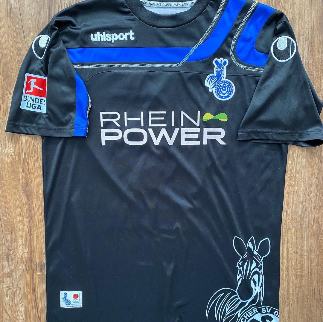 MSV Duisburg 2010-11 Away Kit