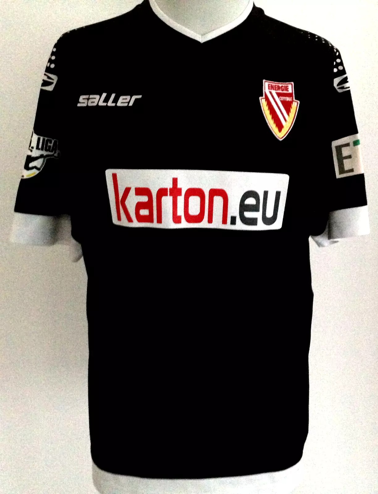 Energie Cottbus 2014-15 Away Kit