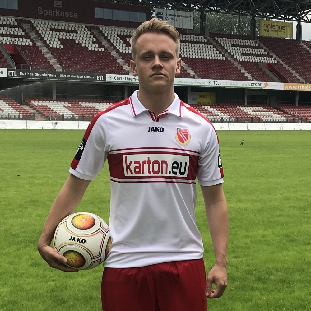 Energie Cottbus 2018-19 Home Kit