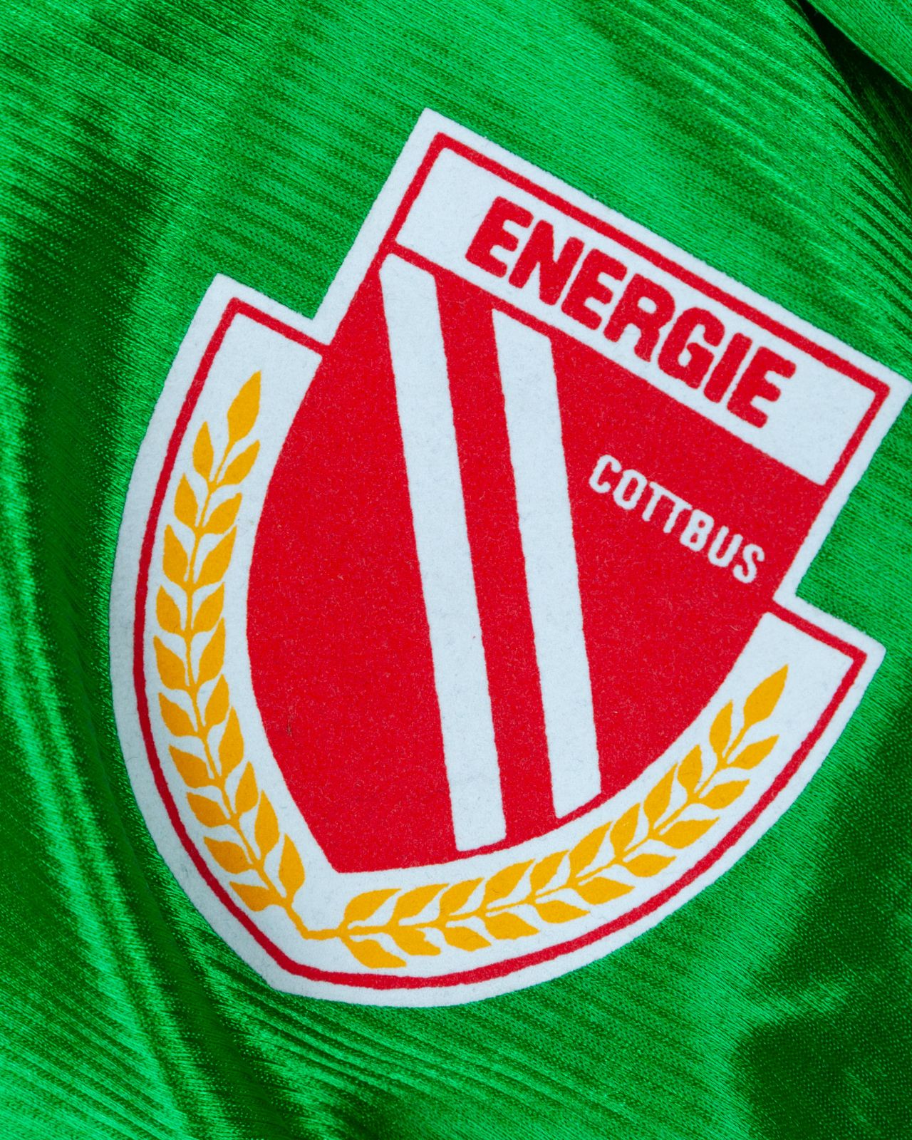 Energie Cottbus 2000-01 Third Kit