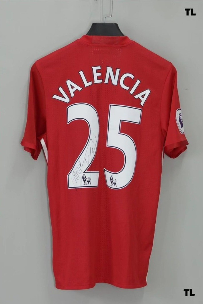 Manchester United 2016-17 Home V2 Kit