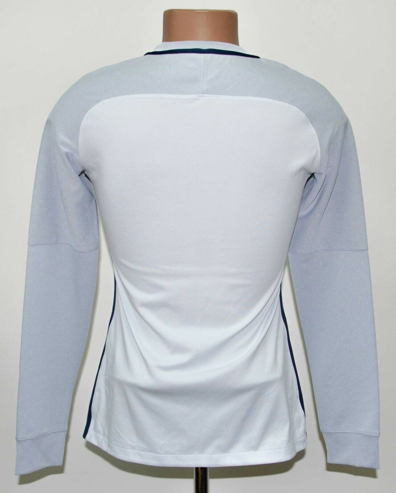 Manchester City 2016-17 GK Third Kit