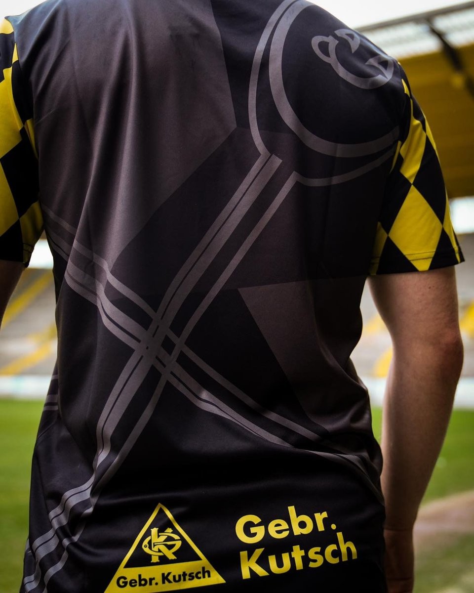 Alemannia Aachen 2024-25 Carnival Kit