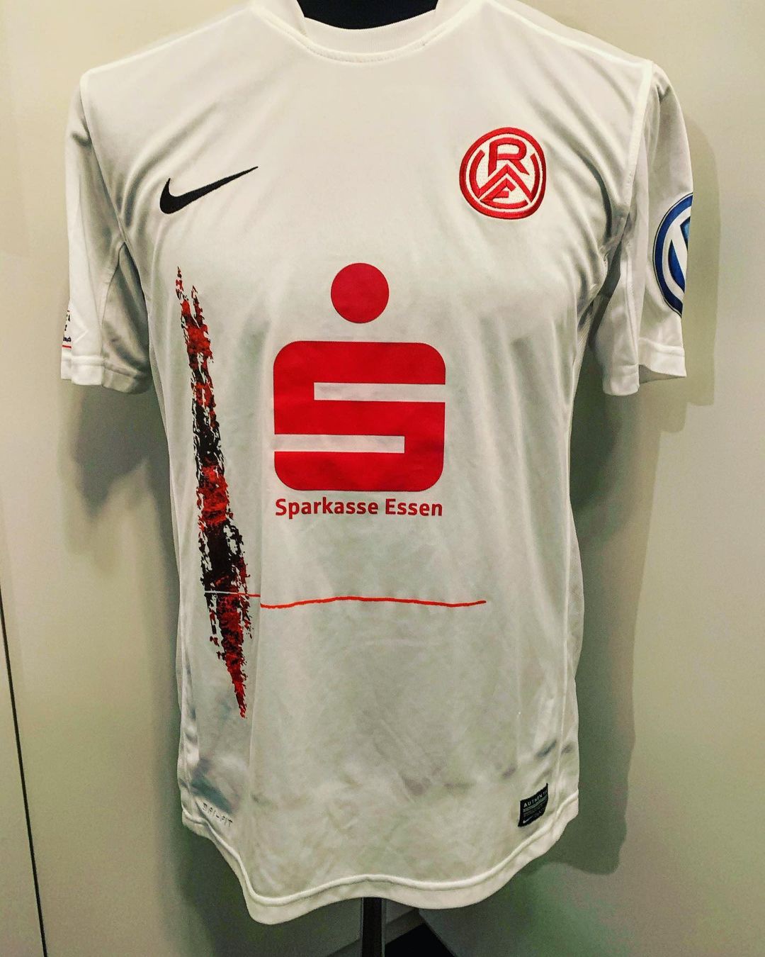 Rot-Weiss Essen 2012-13 Home Kit