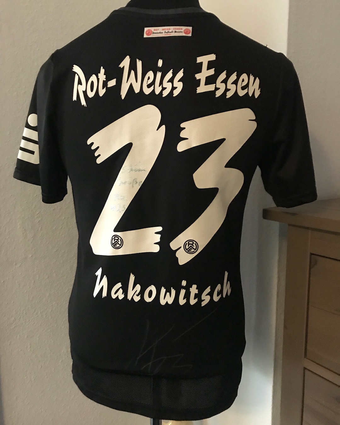 Rot-Weiss Essen 2014-15 Away Kit