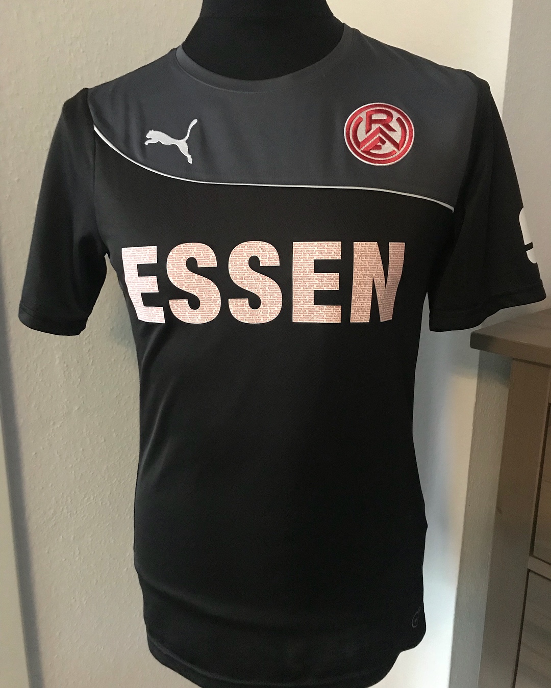 Rot-Weiss Essen 2014-15 Away Kit