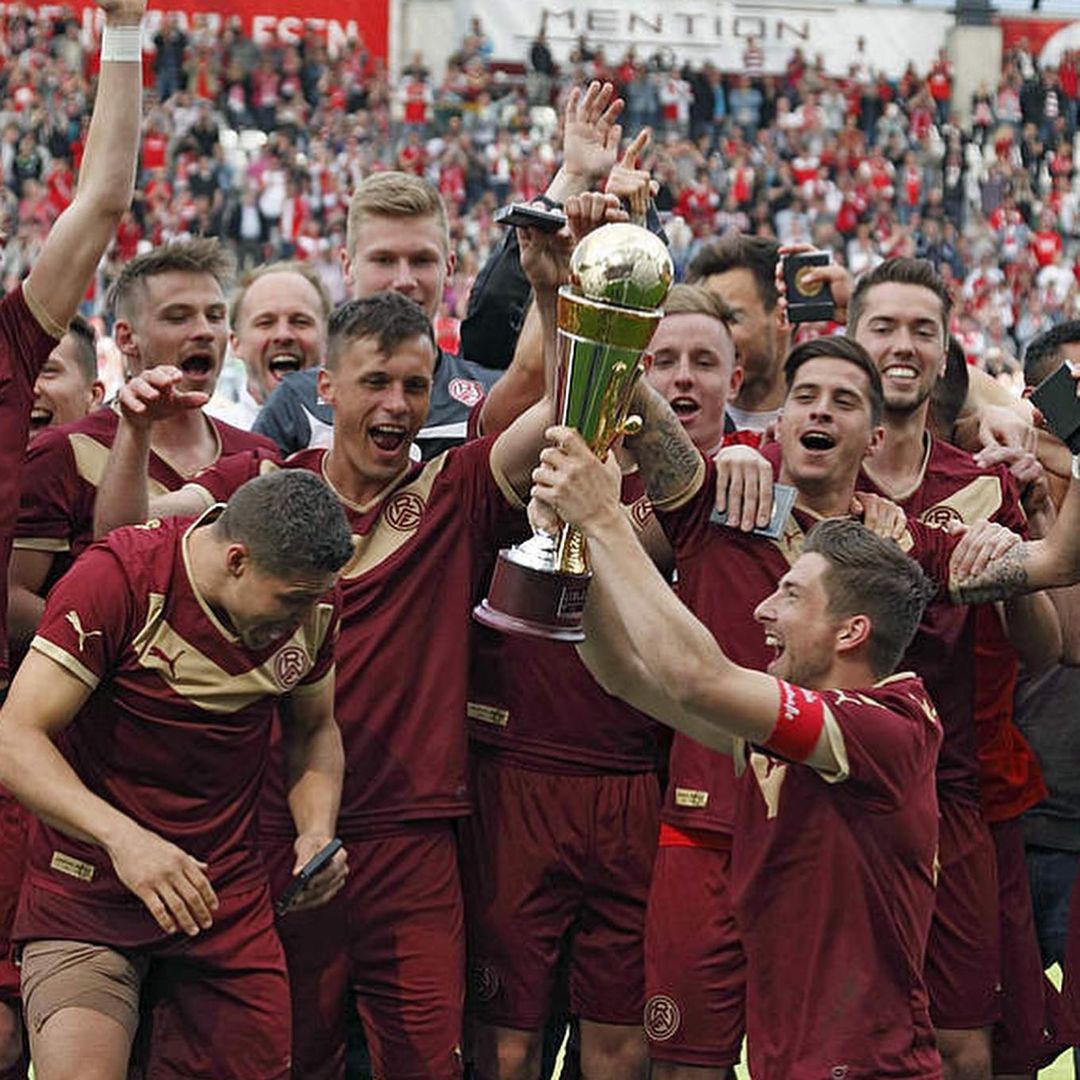 Rot-Weiss Essen 2014-15 Special Kit