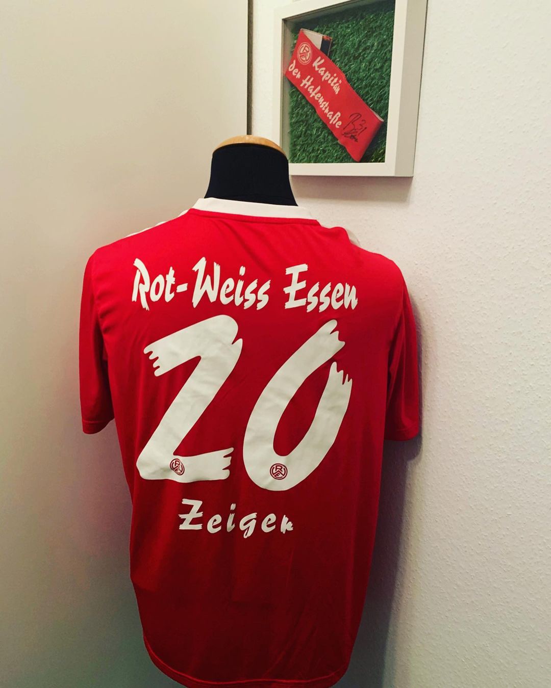 Rot-Weiss Essen 2017-18 Away Kit