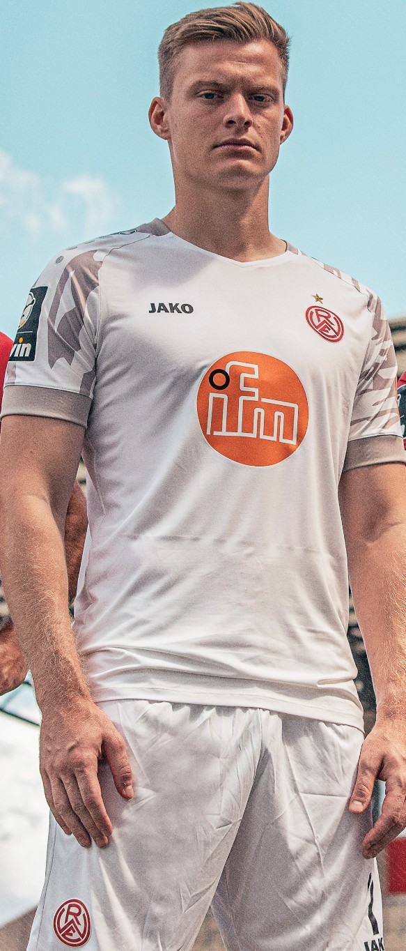 Rot-Weiss Essen 2023-24 GK Home Kit