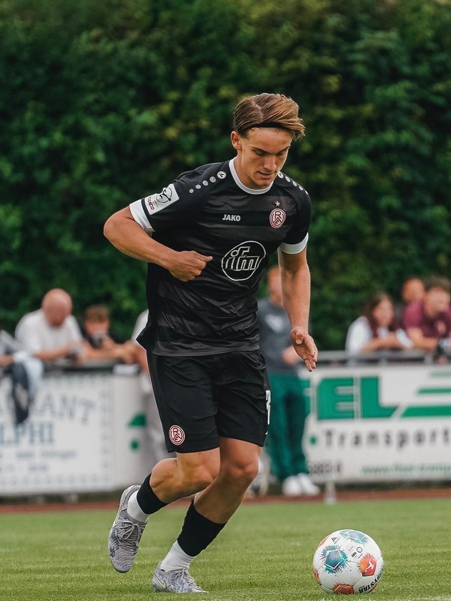 Rot-Weiss Essen 2025-26 Third Kit