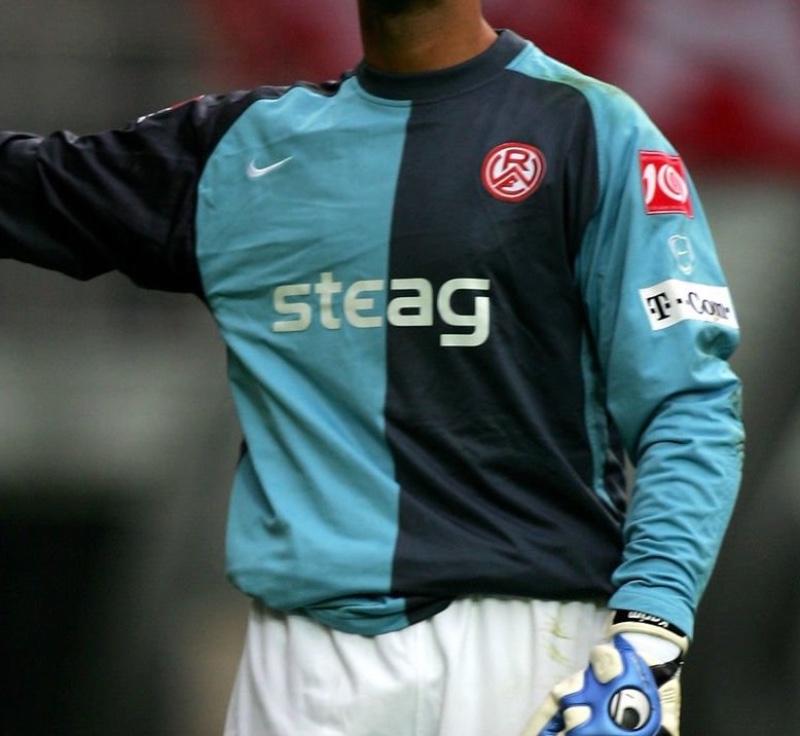 Rot-Weiss Essen 2006-07 GK 1 Kit