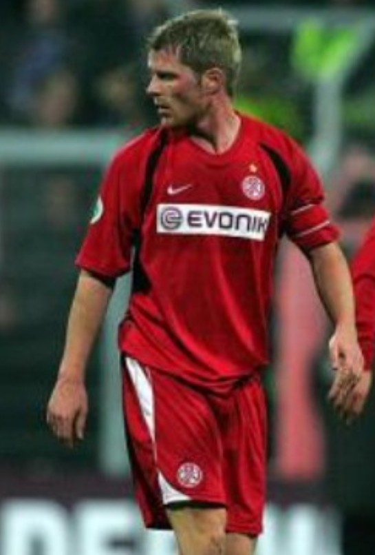 Rot-Weiss Essen 2007-08 Third Kit