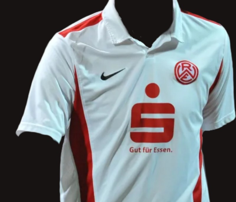 Rot-Weiss Essen 2010-11 Away Kit