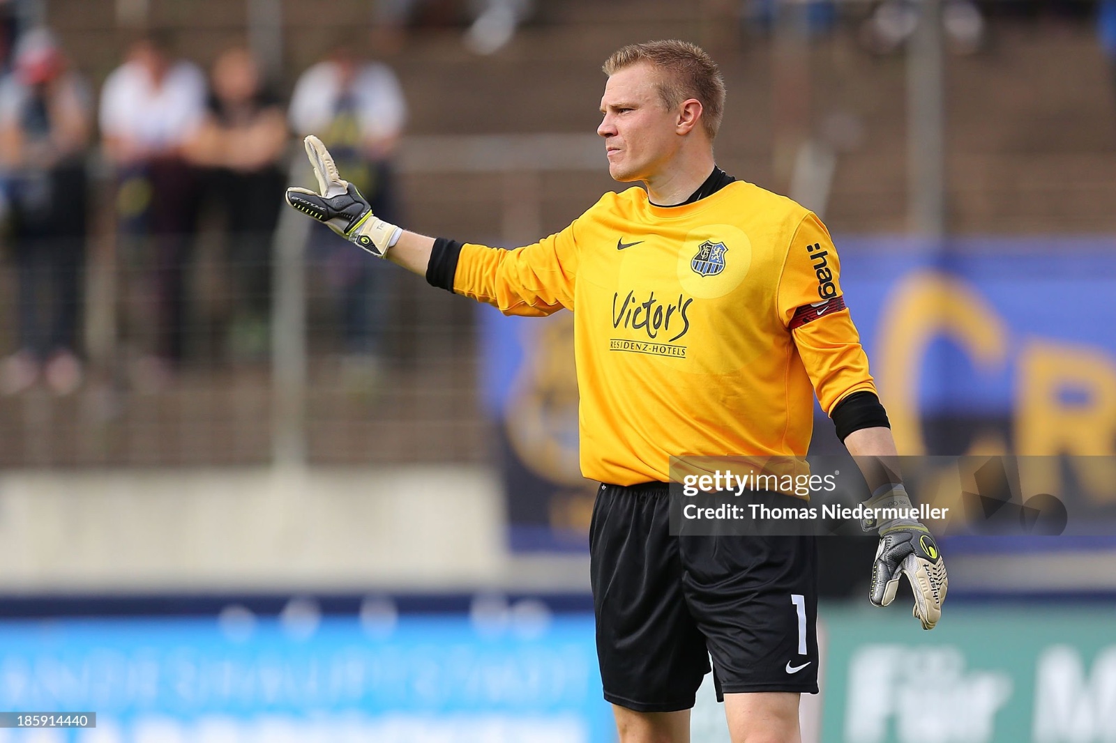 1. FC Saarbrücken 2013-14 GK 1 Kit