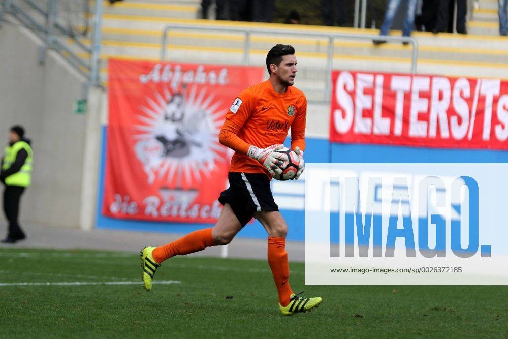 1. FC Saarbrücken 2016-17 GK 1 Kit
