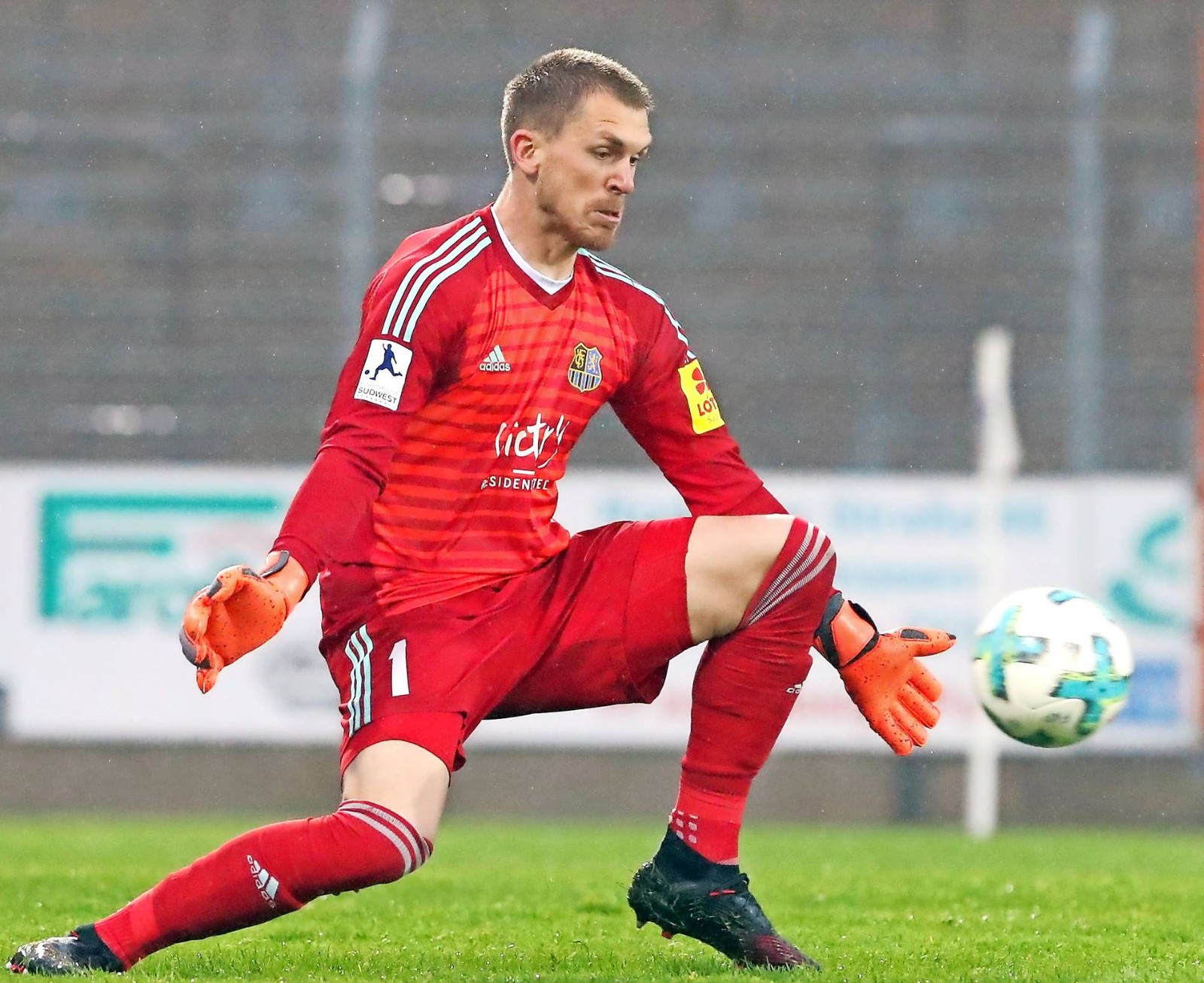 1. FC Saarbrücken 2018-19 GK 2 Kit