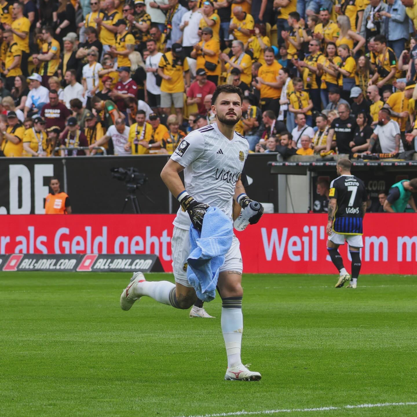 1. FC Saarbrücken 2023-24 GK 3 Kit