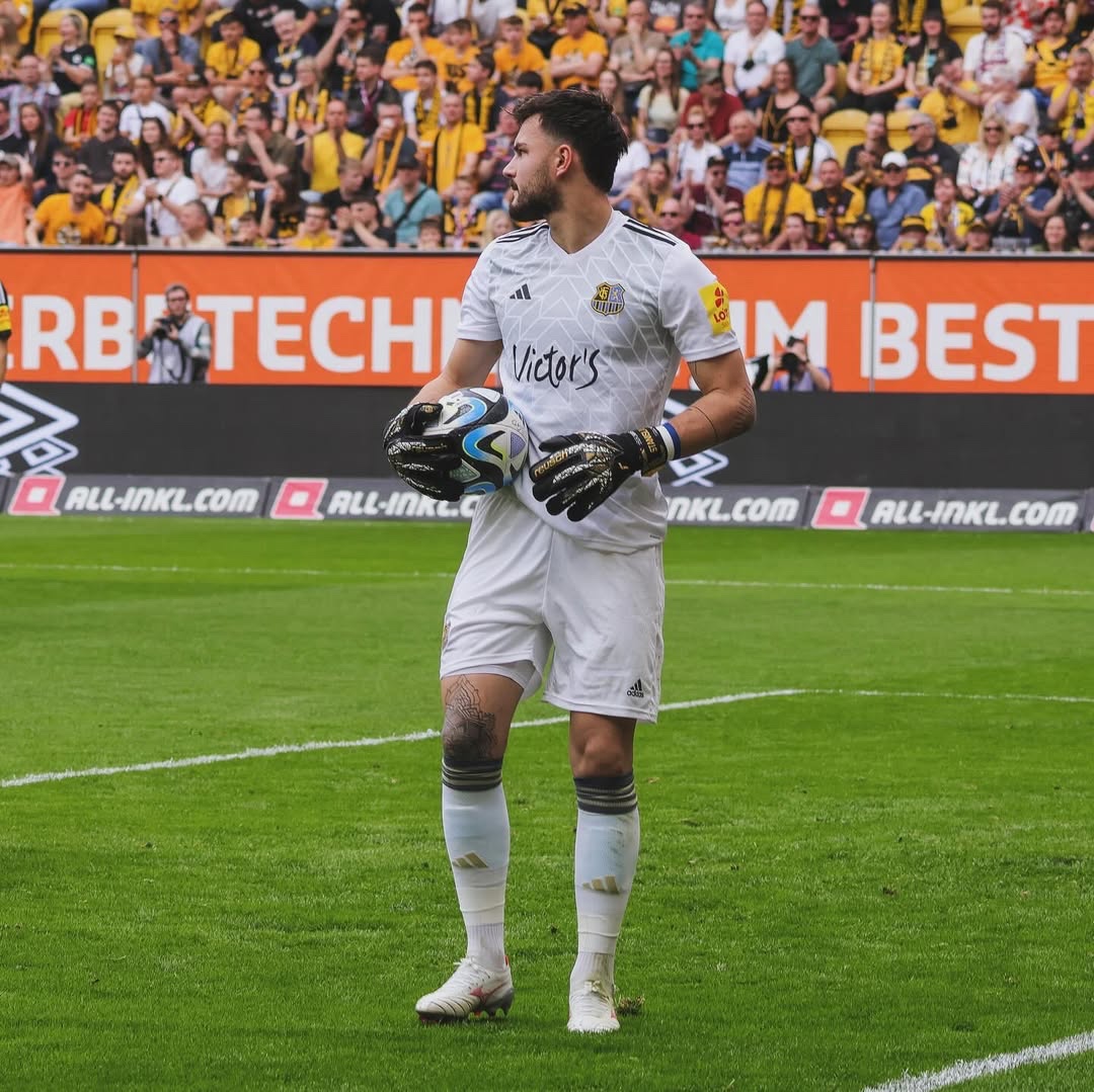 1. FC Saarbrücken 2023-24 GK 3 Kit