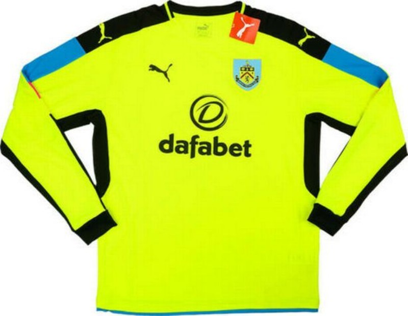 Burnley FC 2016-17 GK Third Kit