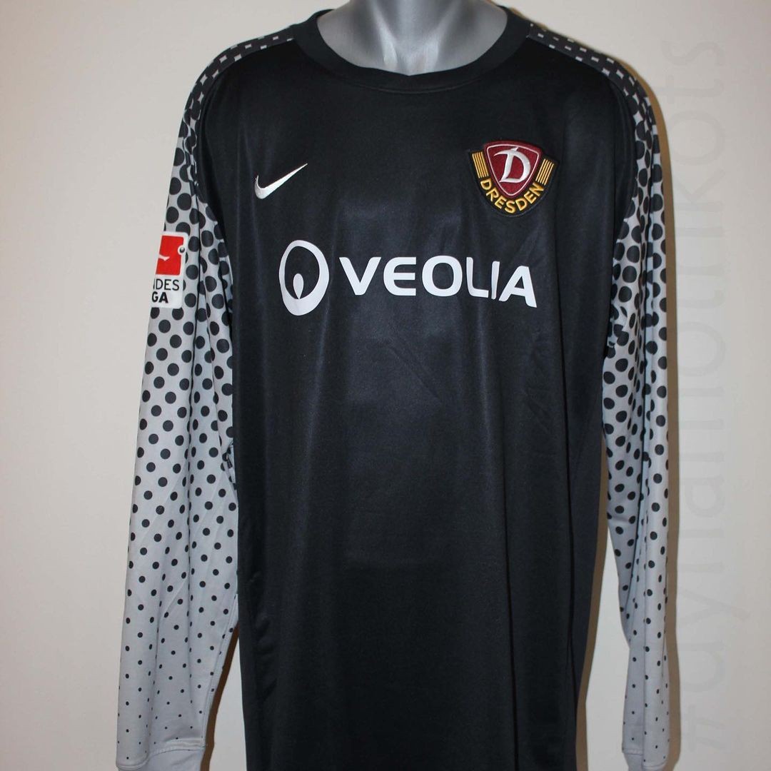 Dynamo Dresden 2011-12 GK 1 Kit