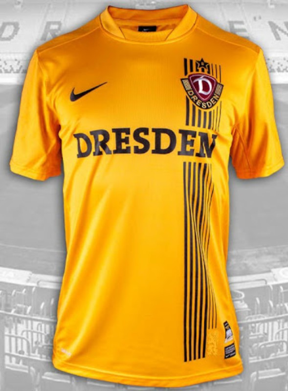 Dynamo Dresden 2014-15 Home Kit