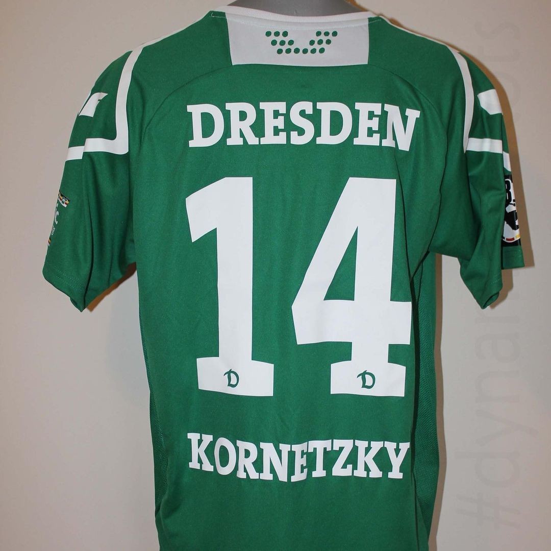 Dynamo Dresden 2015-16 GK 1 Kit