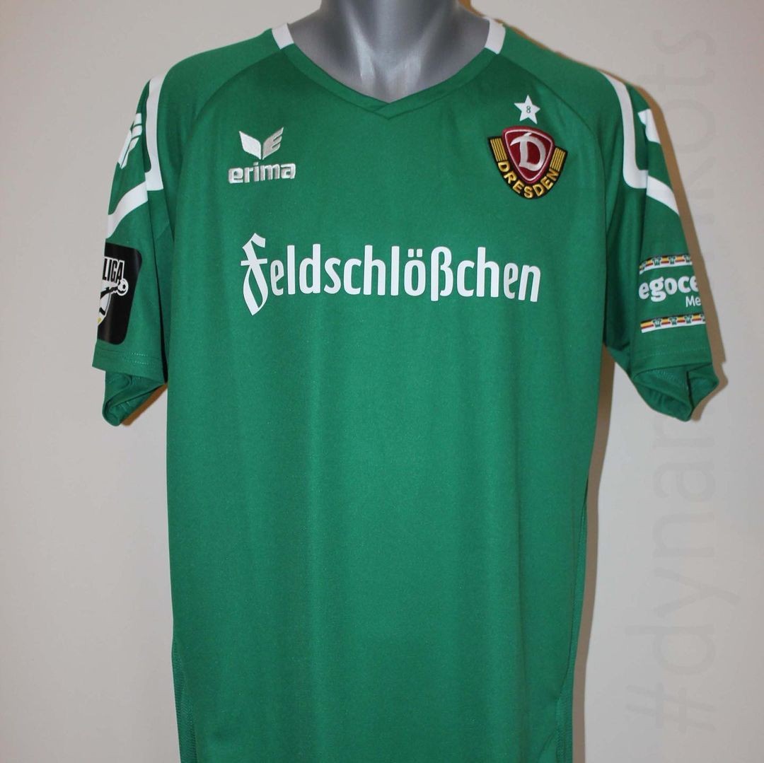Dynamo Dresden 2015-16 GK 1 Kit