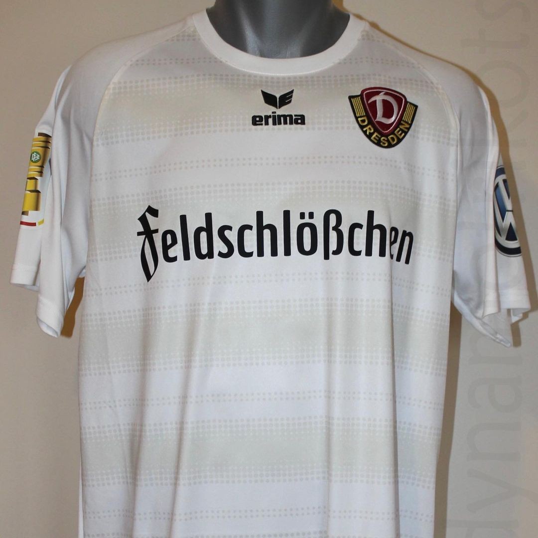 Dynamo Dresden 2017-18 Third Kit