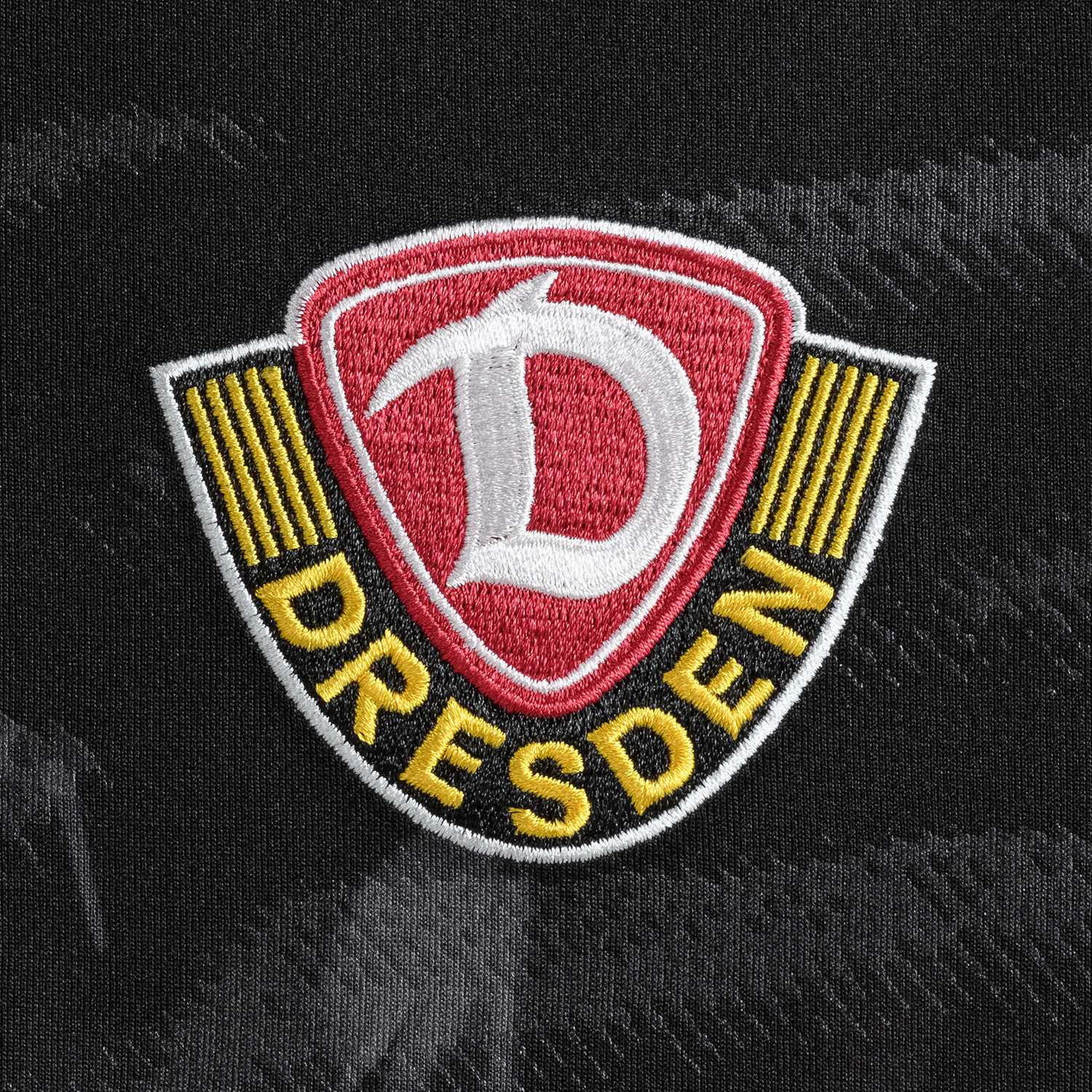 Dynamo Dresden 2025-26 Away Kit