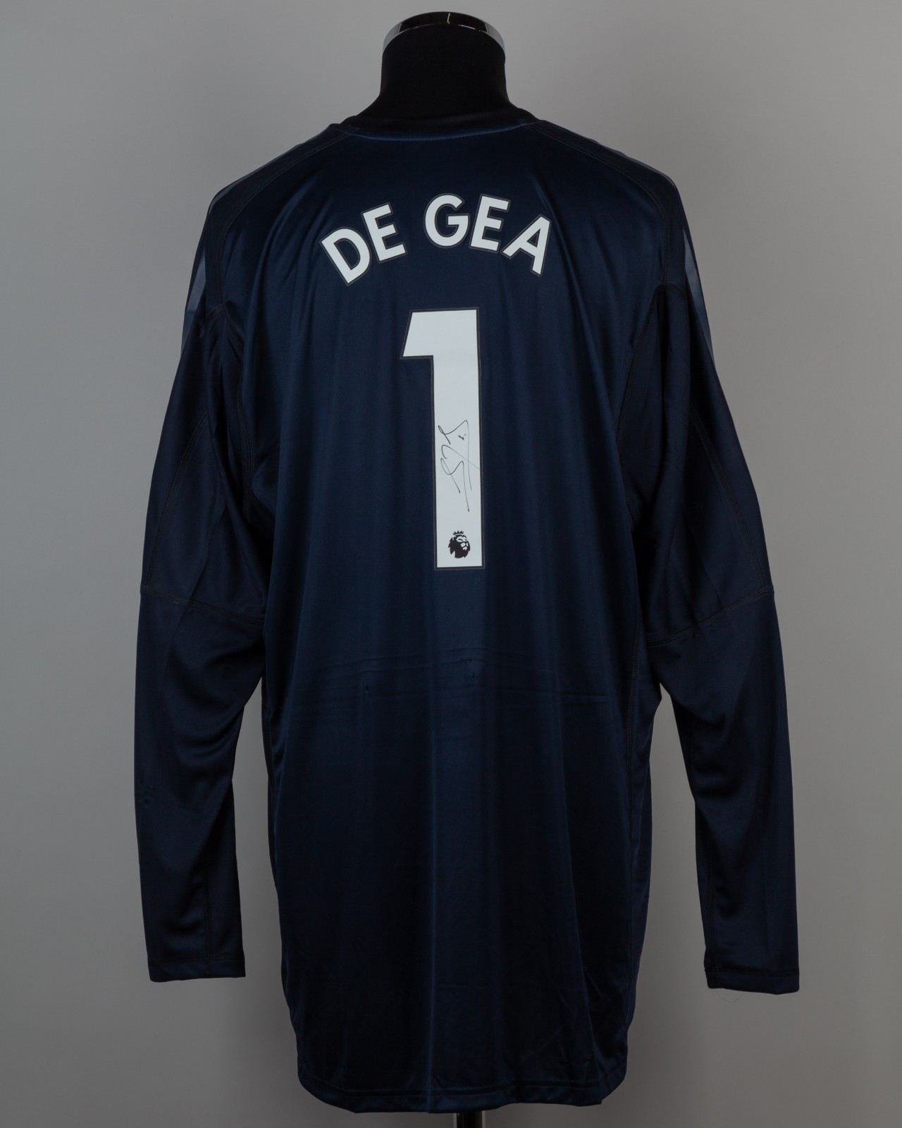 Manchester United 2017-18 GK Home Kit