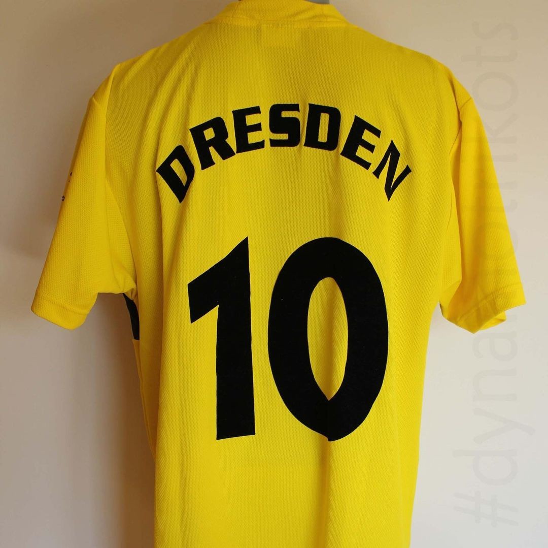 Dynamo Dresden 2002-03 Home V2 Kit