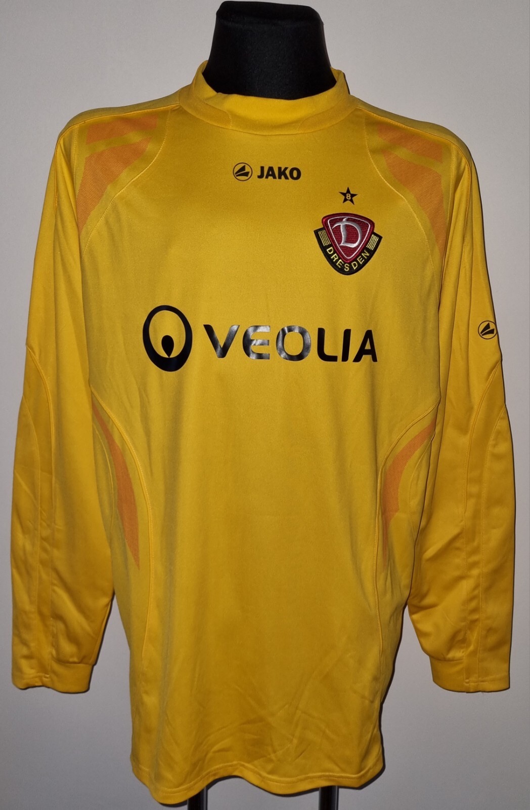 Dynamo Dresden 2009-10 GK 1 Kit